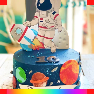 Astronaut cakes