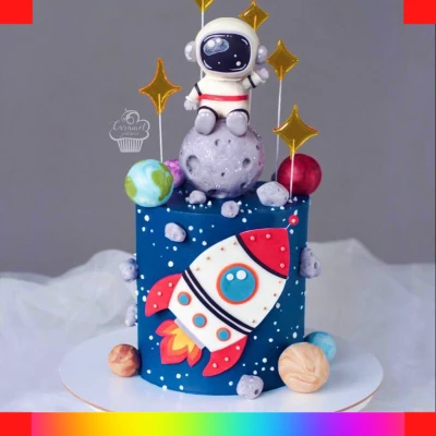 Astronaut fondant cake