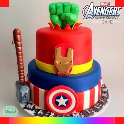 Avengers fondant cake