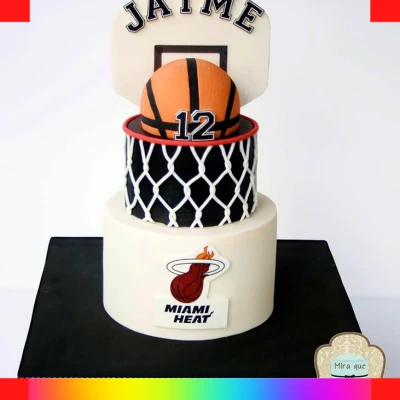 Basketball hoop cake