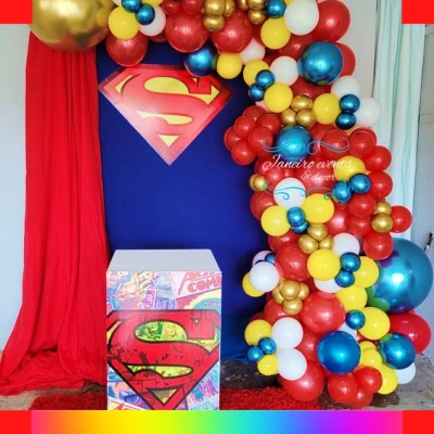 Decoración de Superman con globos