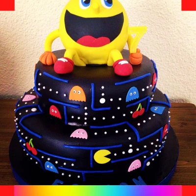 Pacman game cake