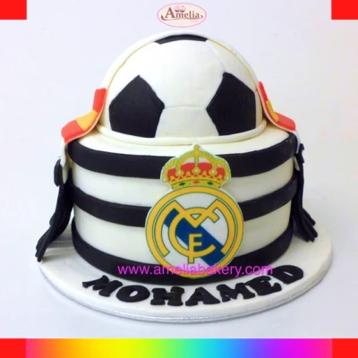 Real Madrid fondant cake