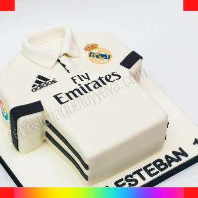 Real Madrid t shirt cake