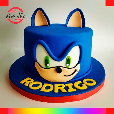Sonic fondant cake