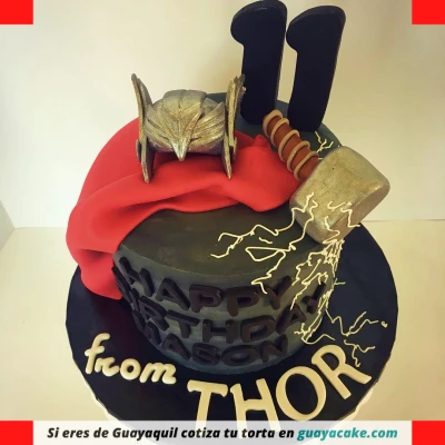 Torta de casco de Thor