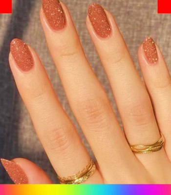 elegantes uñas decoradas de moda