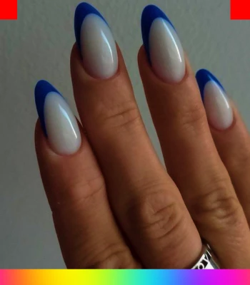 uñas azul electrico y blanco